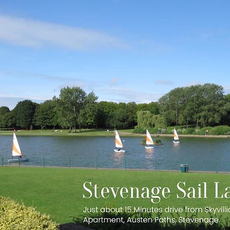 Апартаменты Skyvillion-Stevenage Amazing 3Bed House, Garden, Free Off Street Parking For 2 Cars, Wifi Экстерьер фото