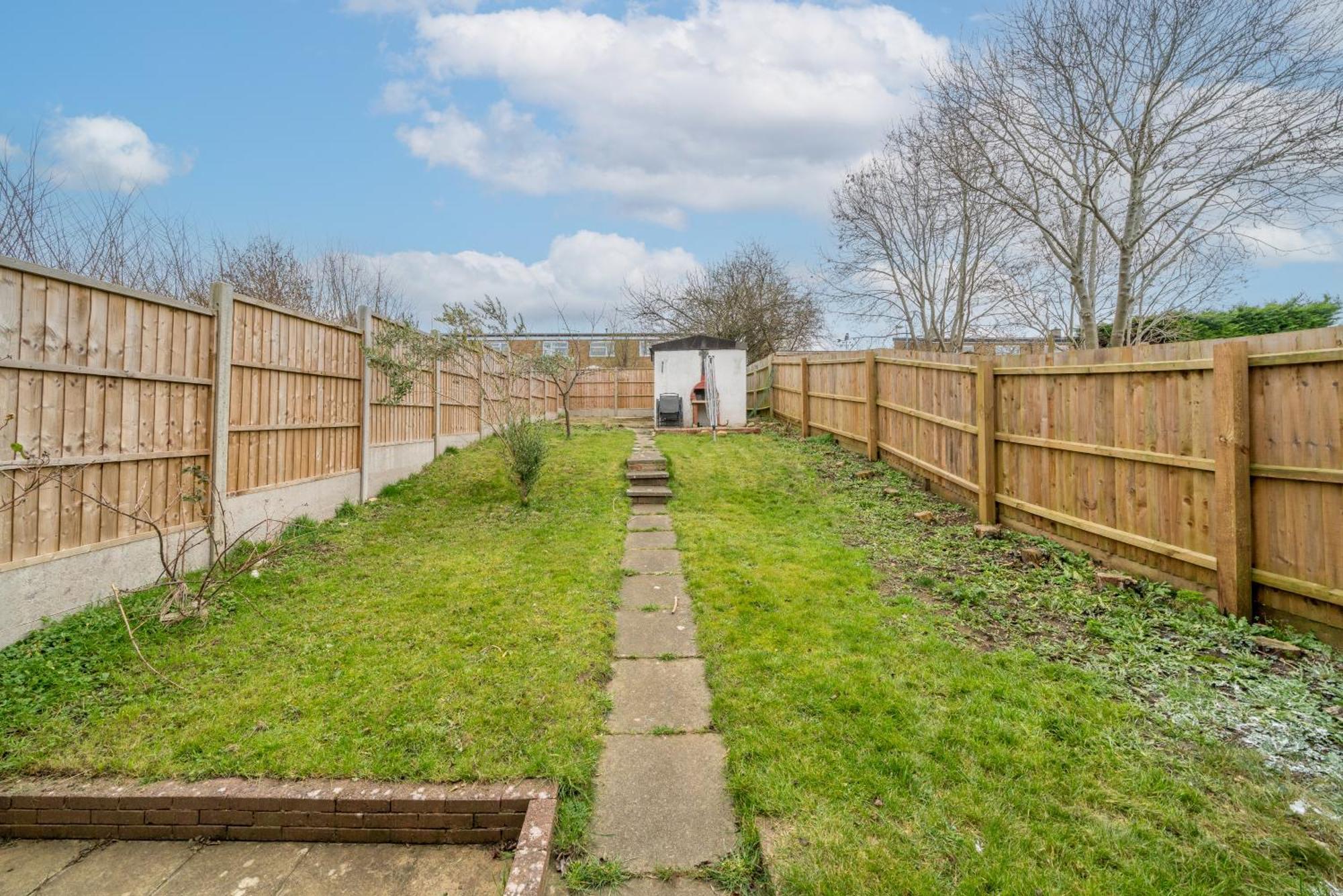 Апартаменты Skyvillion-Stevenage Amazing 3Bed House, Garden, Free Off Street Parking For 2 Cars, Wifi Экстерьер фото